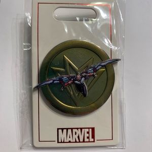 Falcon Avengers Marvel Disney Parks Pin MINT!